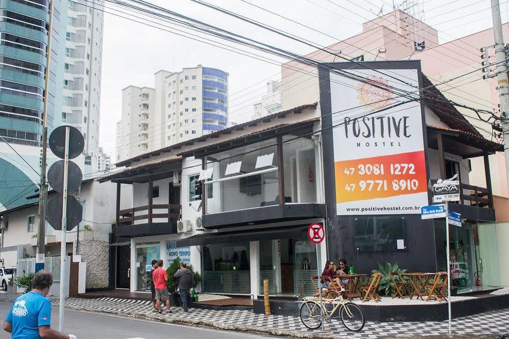 Positive Hostel บัลเนอาริโอ กังโบริว ภายนอก รูปภาพ